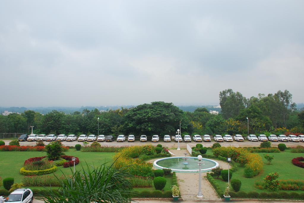 Lalitha Mahal Palace Hotel Mysore Exterior foto